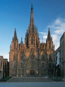 Die Kathedrale Santa Creu ist eines der prachtvollsten Bauwerke Barcelonas