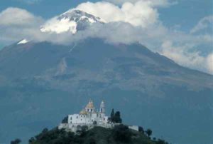 Der Vulkan Popocatépetl in Mexiko ist auch heute noch aktiv