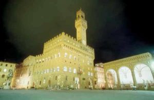 Palazzo Vecchio angestrahlt bei Nacht