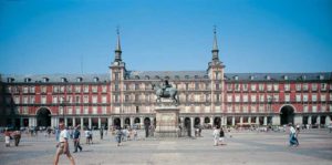 Die Plaza Mayor liegt im Herzen Madrids