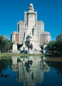 Die Plaza de Espana: Schnittpunkt zwischen Altstadt und Moderne