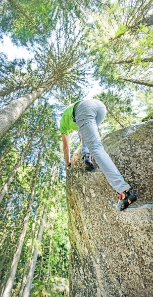 Neues Bouldergebiet Gsteier am Fuß des Ifinger im Meraner Land